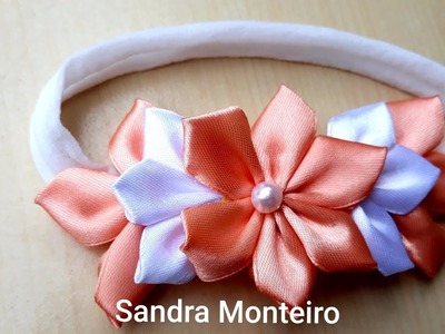 Flor de fita de cetim duas cores na meia de seda.Sandra Monteiro